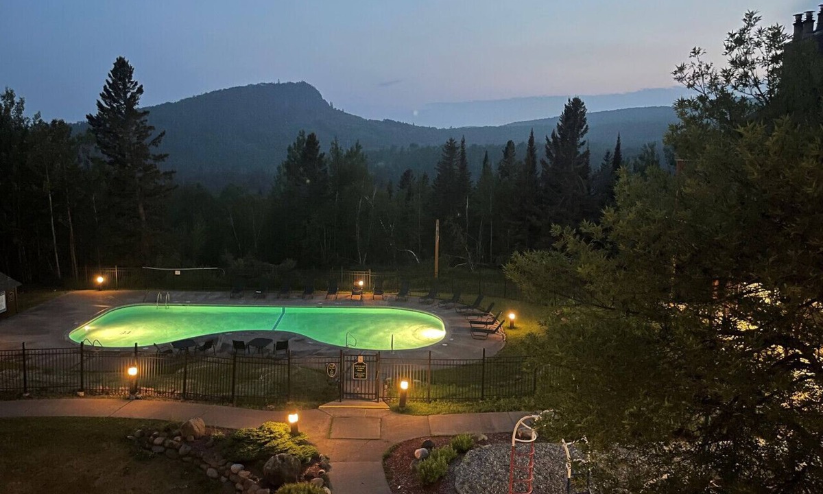 Lutsen Apartment | Hillside Hideaway | Ski-In/Ski-Out| Pool & Hot Tub