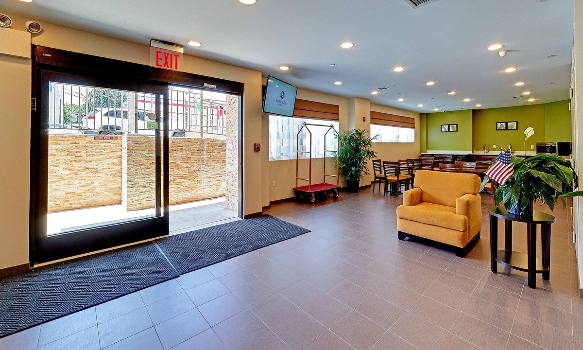 Queens Hotel | Hillside Hotel
