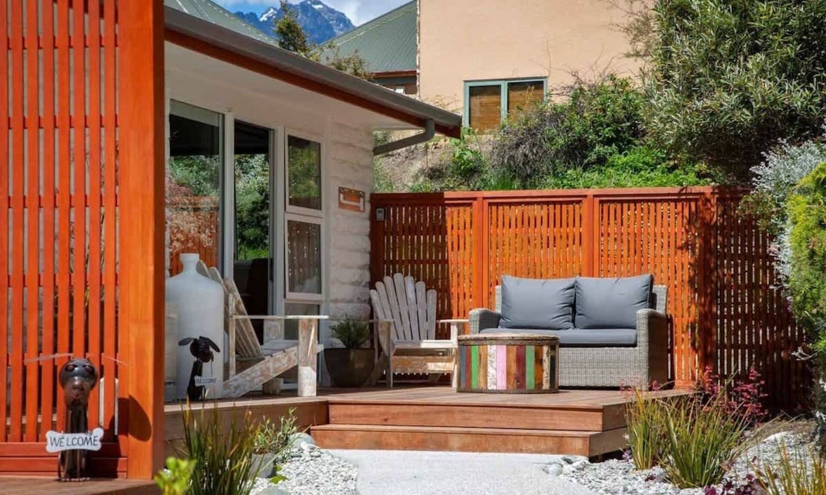 Queenstown City Centre Apartment | Hillside Villa 4 – Modern 2BR Walk to Town & A/C