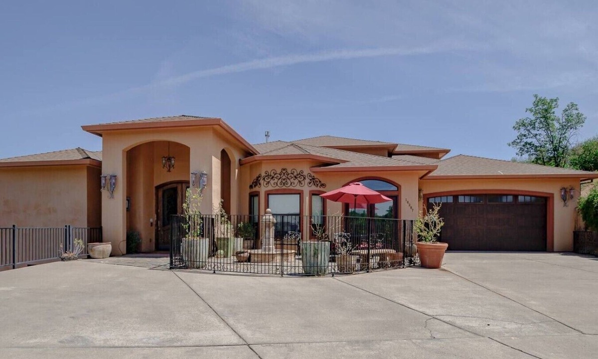 Redding House | Hilltop Estate Pool Table, Gym, Mountain Views