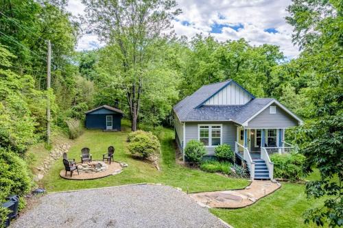 Woodfin House | Hilltop Hideaway