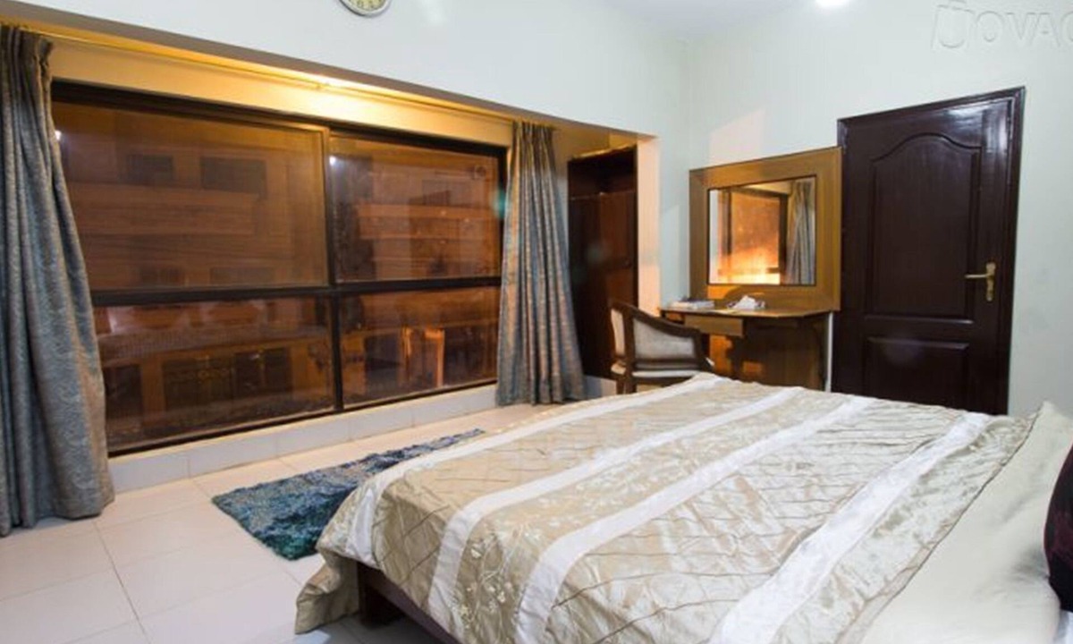 PECHS Hotel | Hilltop Hotel