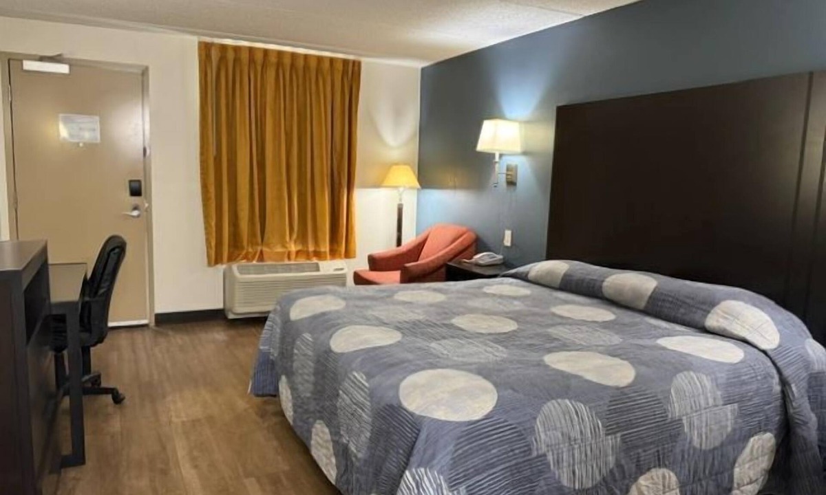 Conley Hotel | Hilltop Inn