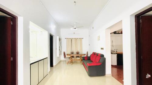 Irinjalakuda Villa | Hilltop Residency Home Stay Athirappilly