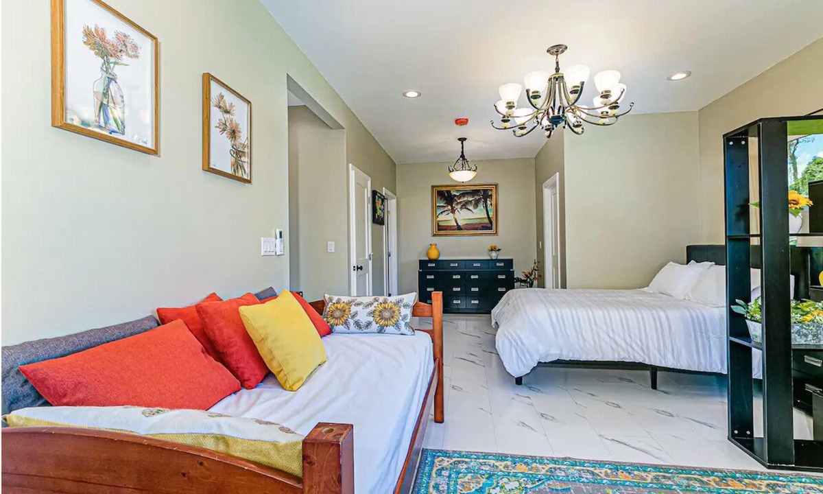 Hilo House | Hilo Town Center Studio