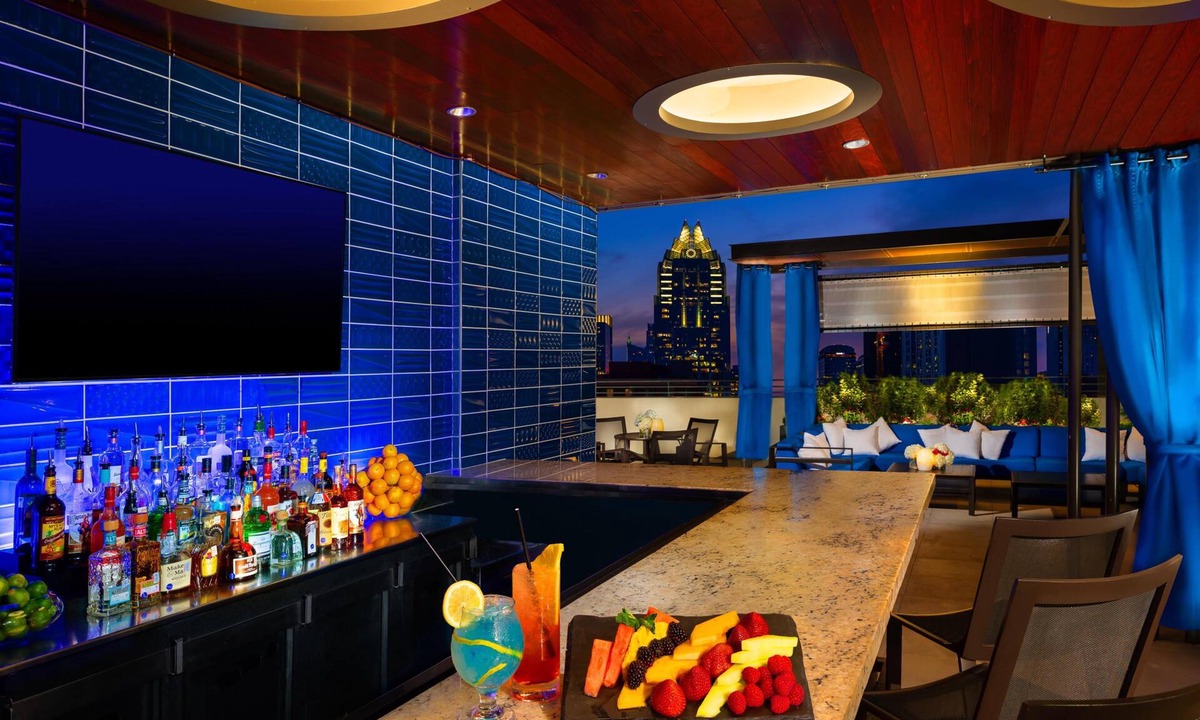Waller Creek District Hotel | Hilton Austin