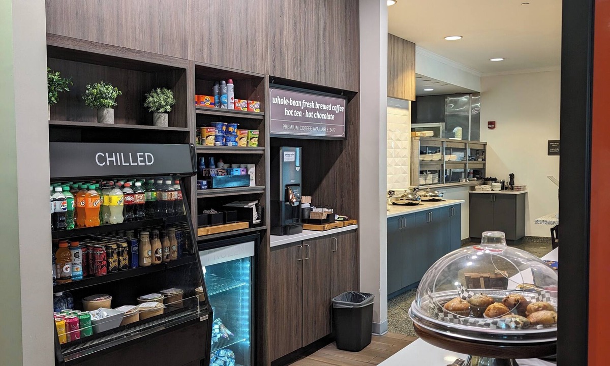 Ottawa Division Hotel | Hilton Garden Inn Ottawa Airport