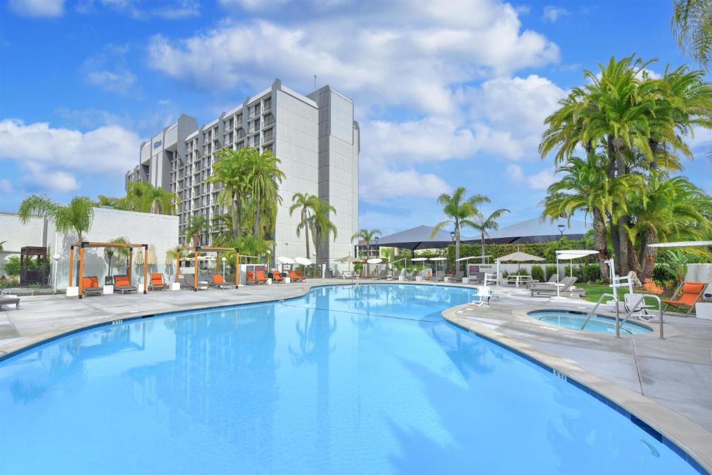 Airport Area Hotel | Hilton Irvine/Orange County Airport