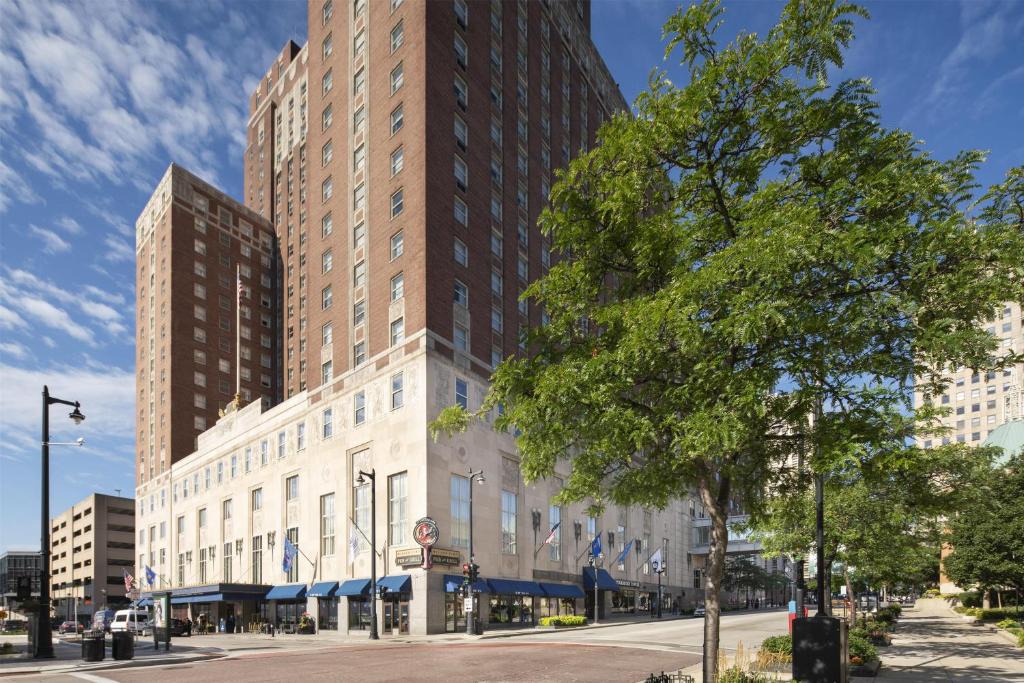 Westown Hotel | Hilton Milwaukee