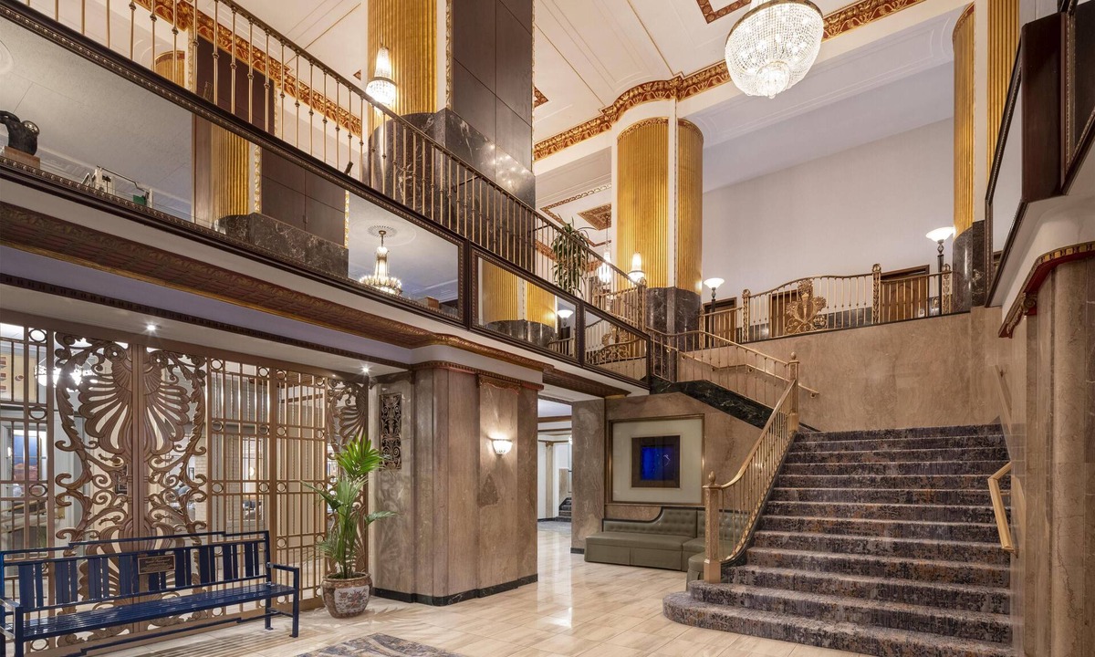 Westown Hotel | Hilton Milwaukee