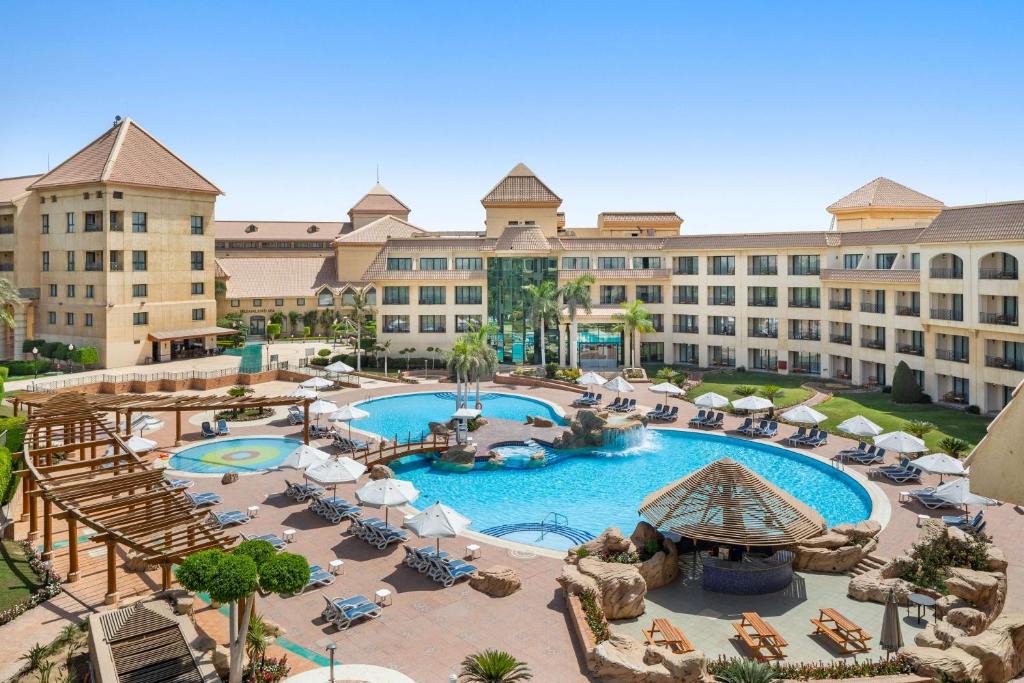 Dream Land Hotel | Hilton Pyramids Golf