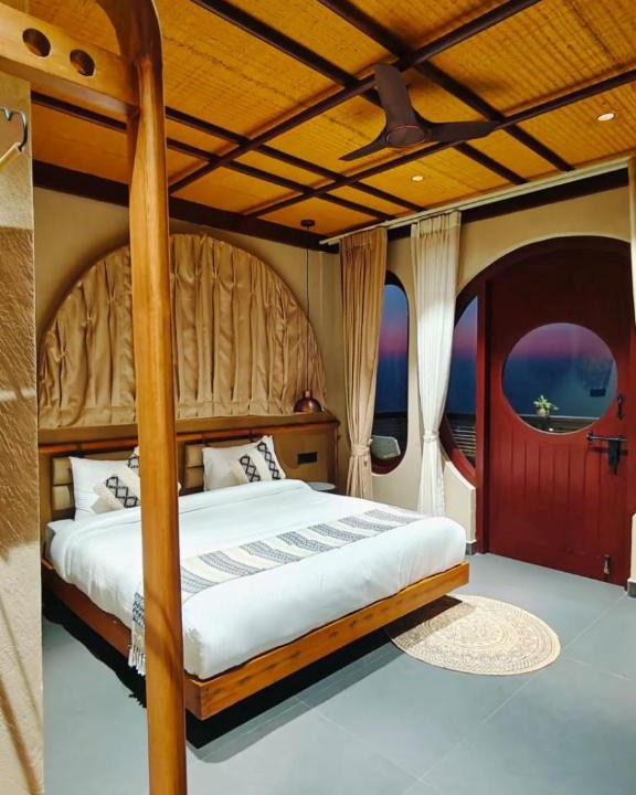 Almora Hotel | Himalayan Hobbit House