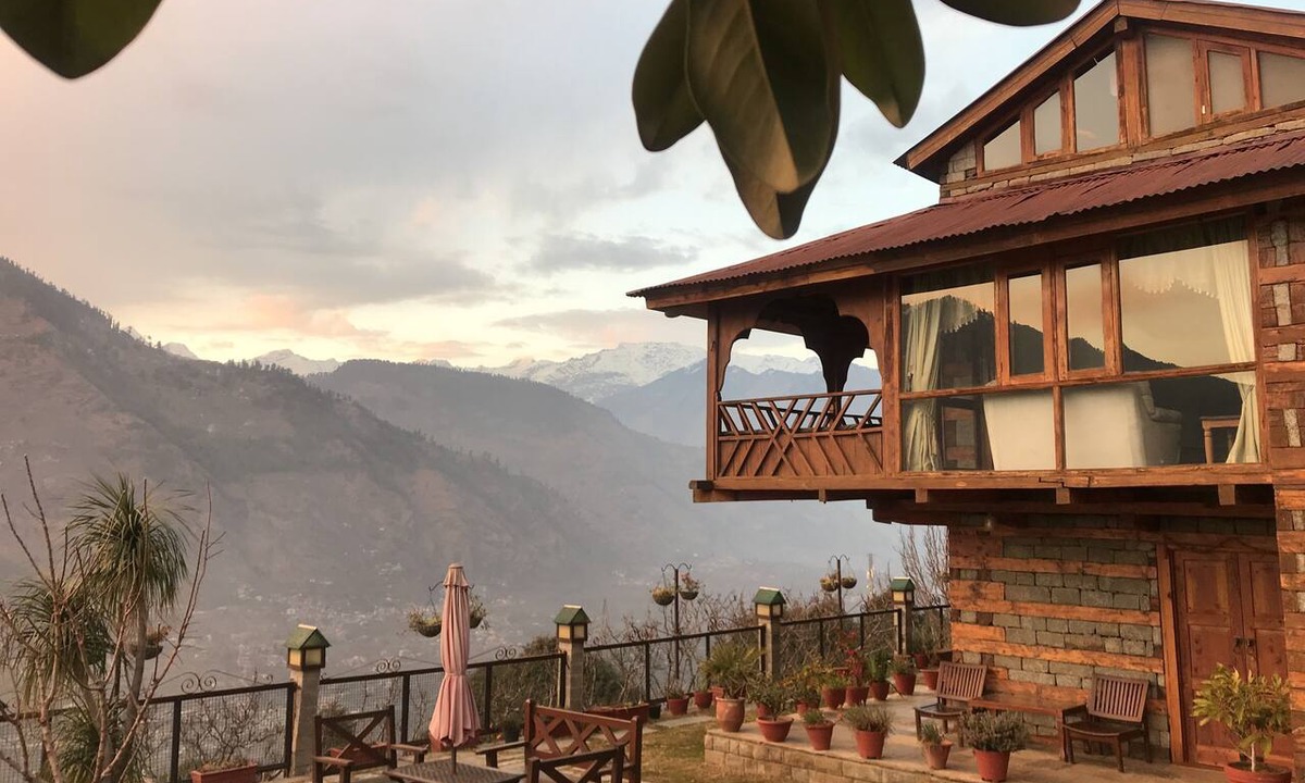 Mohal Hotel | Himalayan Kothi Kais