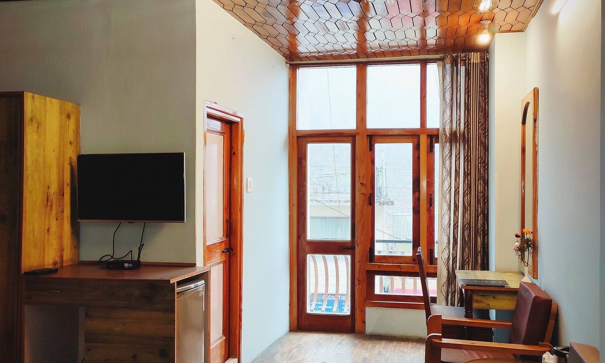 Mohal Hotel | HimalayanHamlet ValleyView