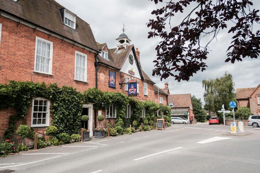 Aldermaston Hotel | Hinds Head