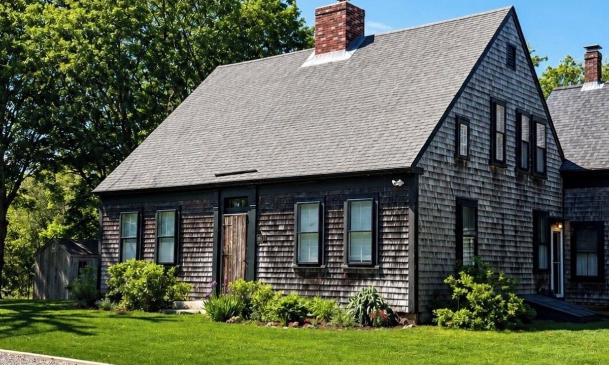 Brewster House | Historic 1785 Cape Cod Home w/Modern Comfort, <1 Mile from Brewster Beaches