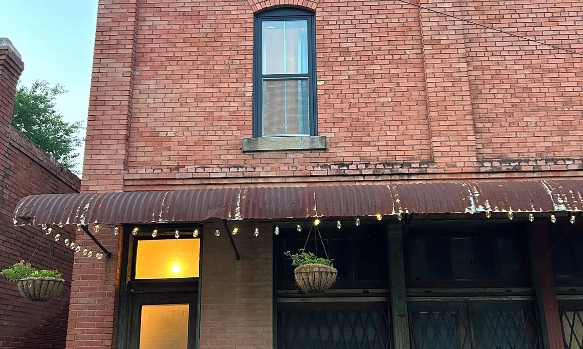 Brandon Apartment | Historic 1912 Loft in charming, small-town Forreston