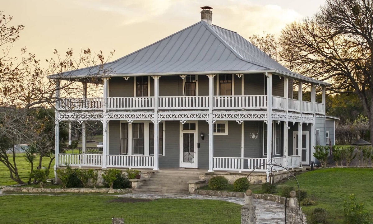 Boerne House | Historic 1BR Farmhouse | Firepit | Mountain Views