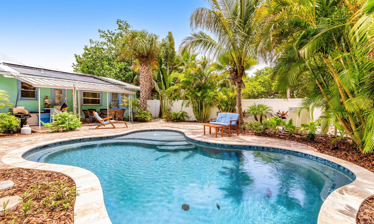 Ilexhurst Cottage | Historic beach cottage with private pool - walk 1 block to beach & free trolley