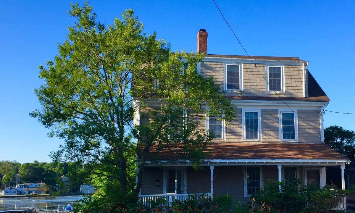 Hull House | Historic Beach House on Pond Across from Beach - graduation, WorldCup, beach?