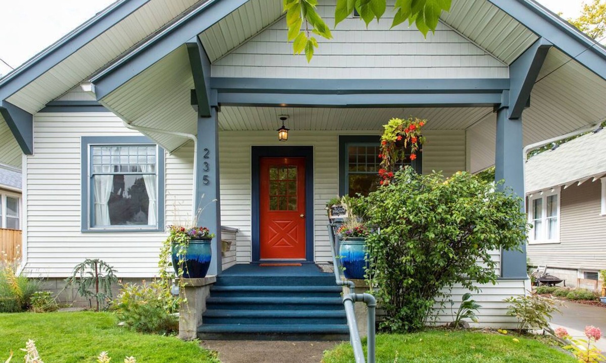 Walla Walla House | Historic Bungalow 3 bed, 3 bath near Whitman College and downtown Walla Walla.