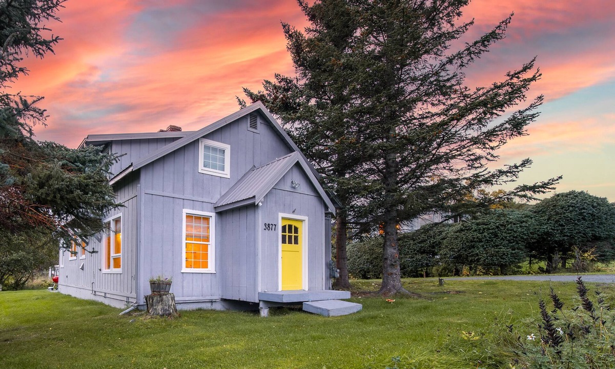 Homer House | Historic Bungalow on Centrally Located Half-Acre Private Lot