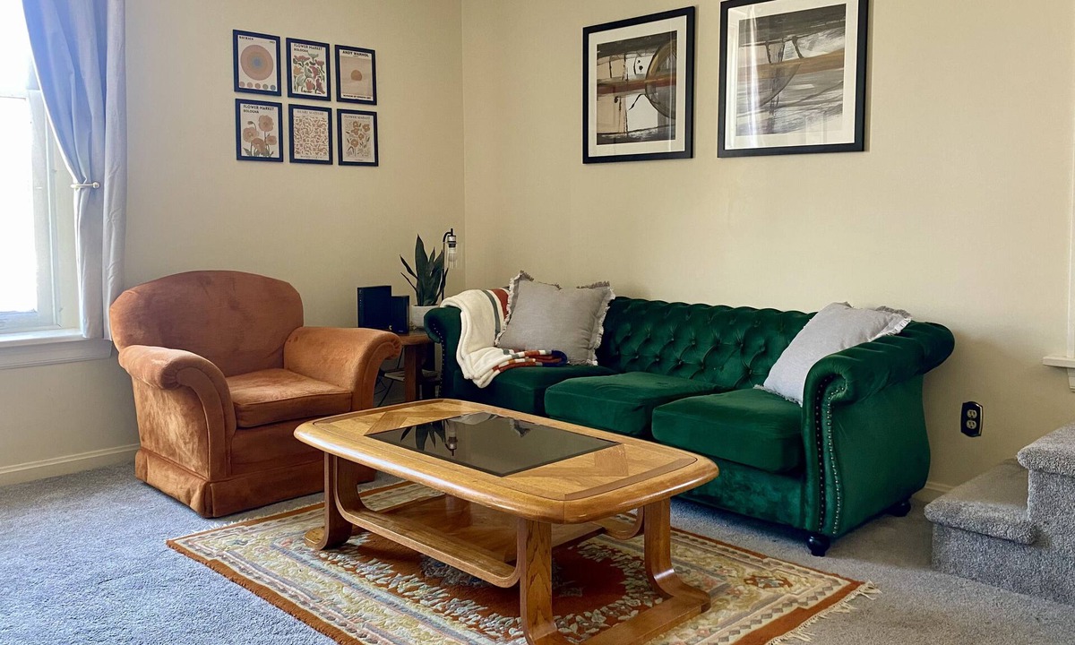 Meadville Apartment | Historic Central Downtown Apartment Close to Allegheny