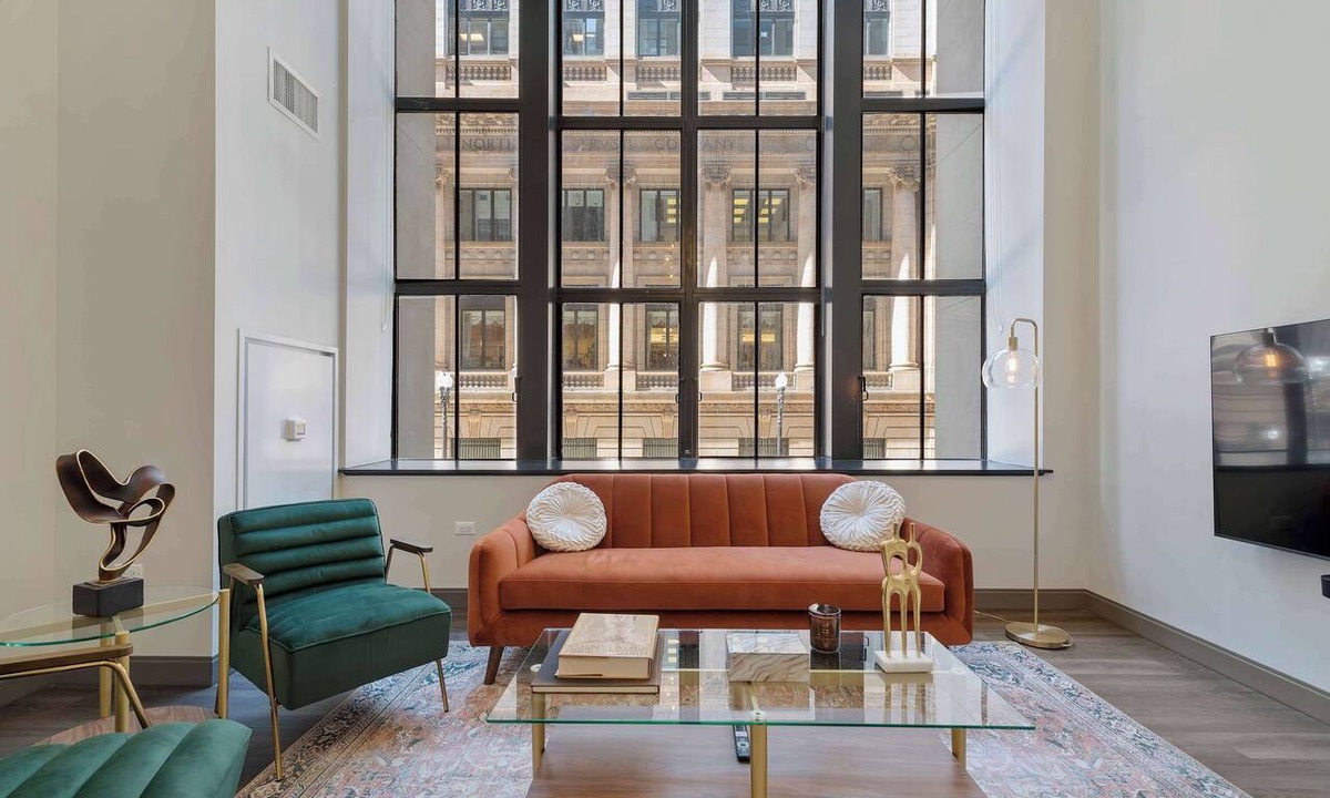 Downtown Chicago Apartment | Historic Charm + Modern Comfort for Tourists