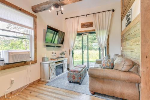 Moscow House | Historic Charm + Modern Luxury: 6 Mi to Stowe Mtn