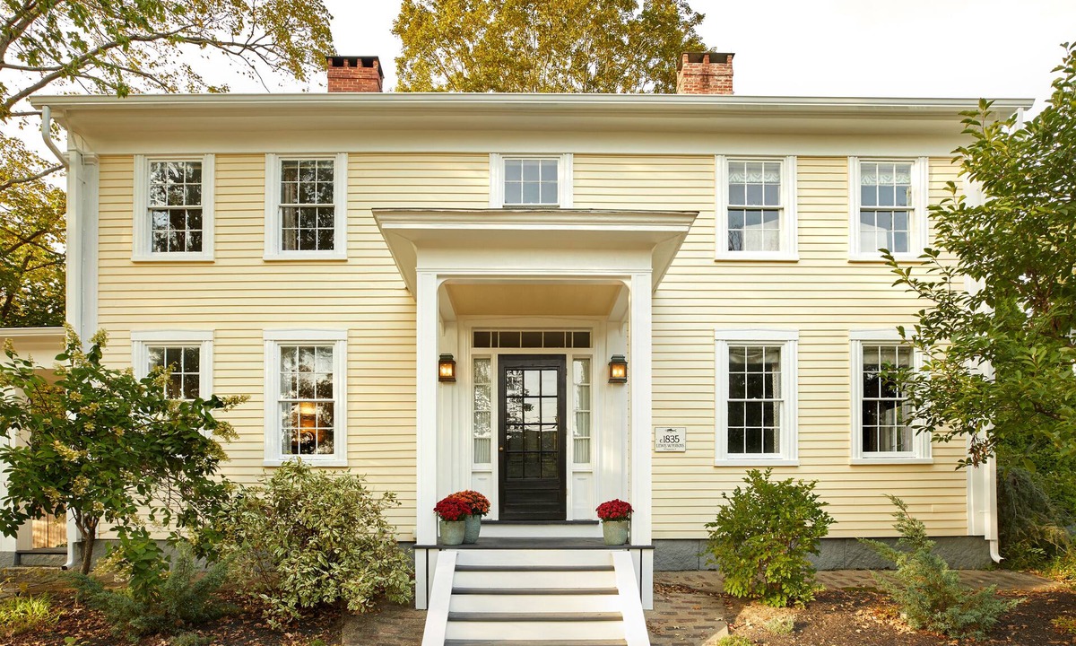 Exeter House | Historic Charm with modern amenities in Exeter, NH. 3 Bedrooms & Walk to town