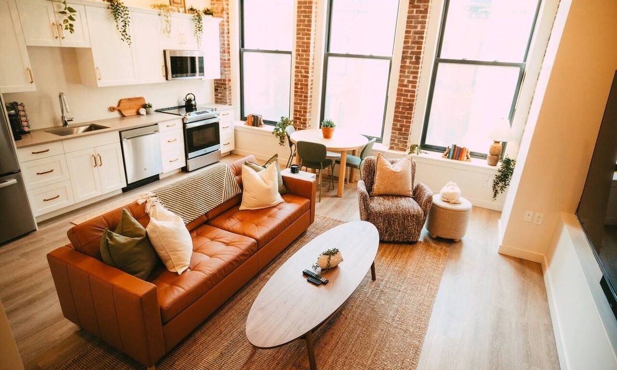 Downtown Halifax Bed & Breakfast | Historic Charming 2BR Apartment DT Halifax