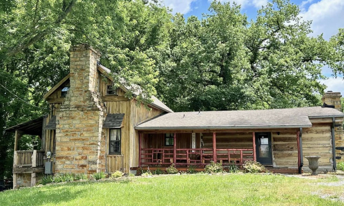 Arrington Cabin | Historic Creekside Cabin at Arrington Reserve