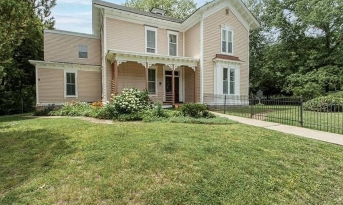 Leavenworth House | Historic David Brewer Victorian