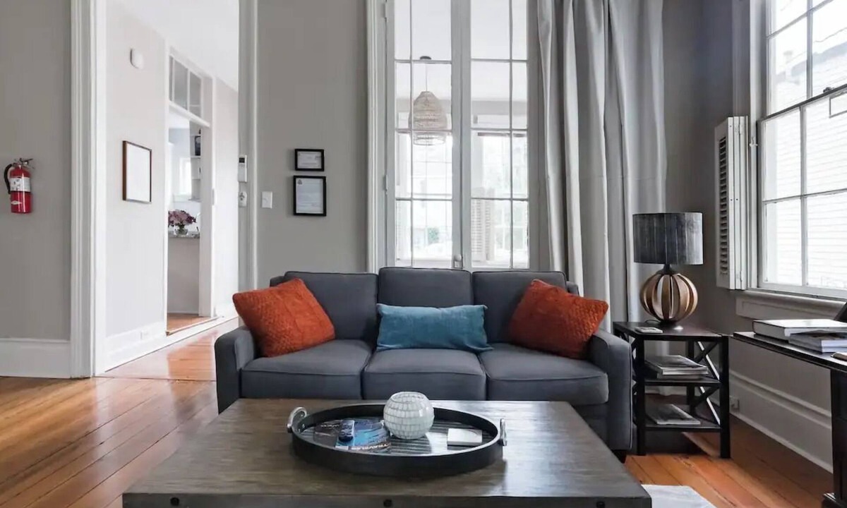 Harleston Village Apartment | Historic District - Private Luxury Retreat