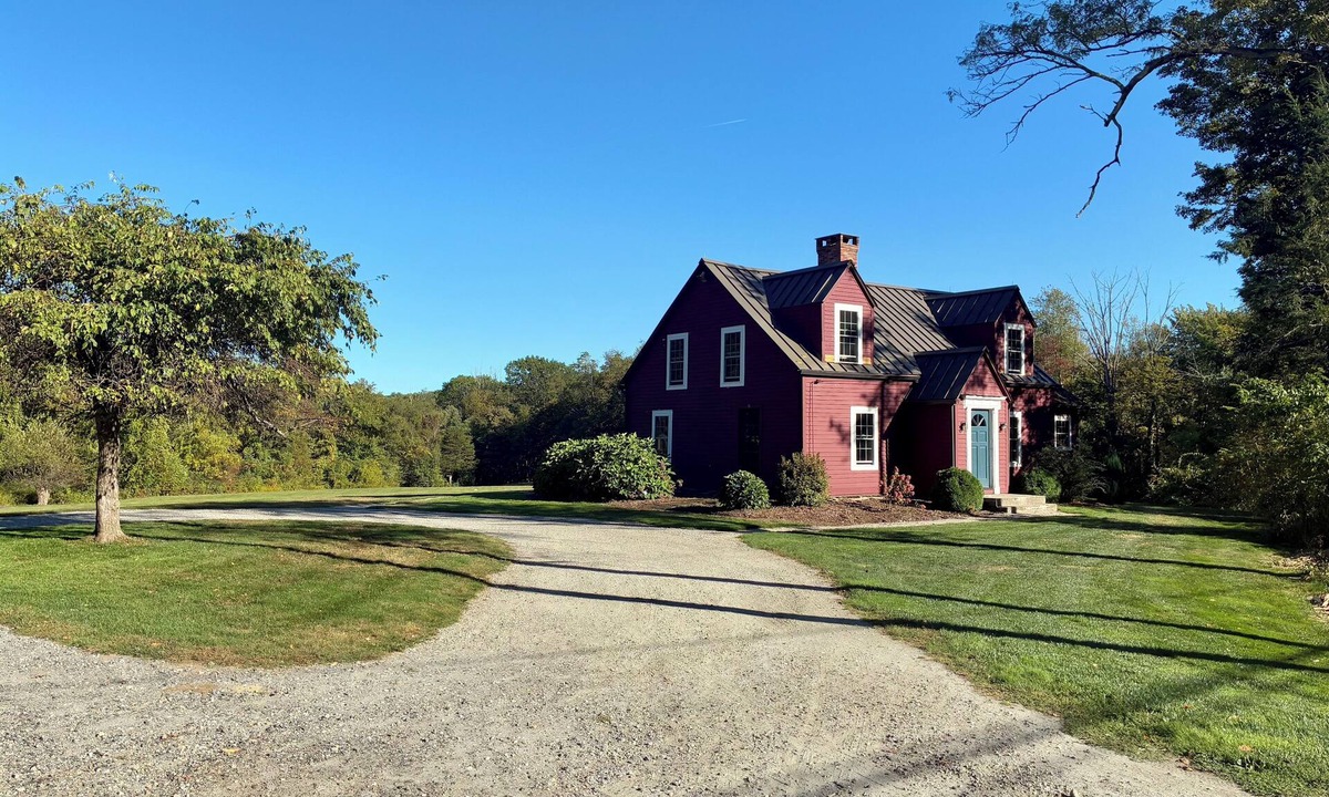 Pine Meadow House | Historic Farmhouse in Northwest Connecticut. Fishing on the Farmington!
