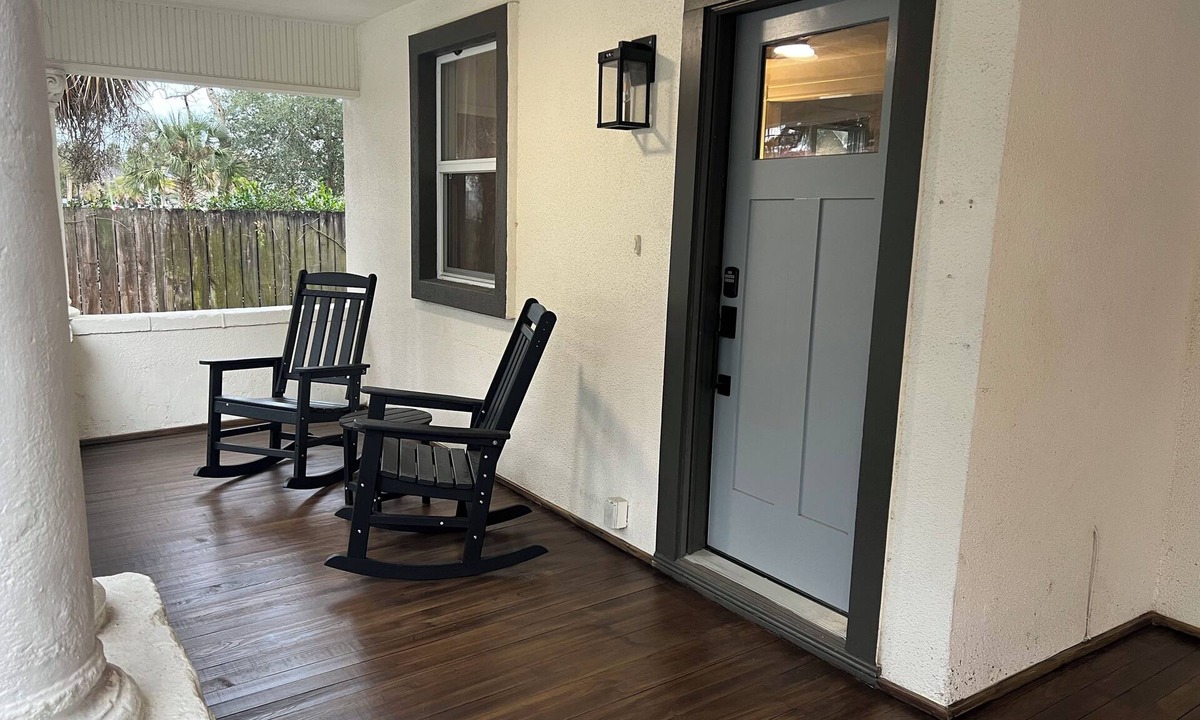 Downtown Historic District House | Historic, fully renovated 3-bdr 2 1/2 ba steps to Flagler College/Old Town STA