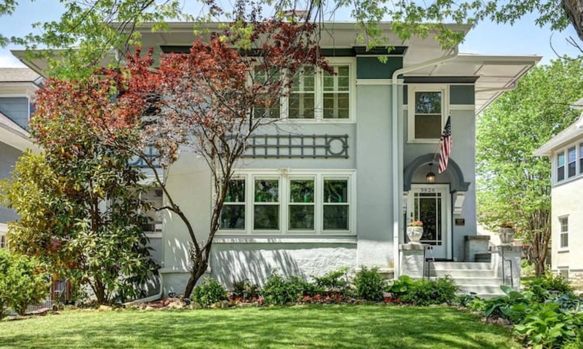 Hanover Place House | Historic Home in the Heart of the City on Street Car Line. World Cup close