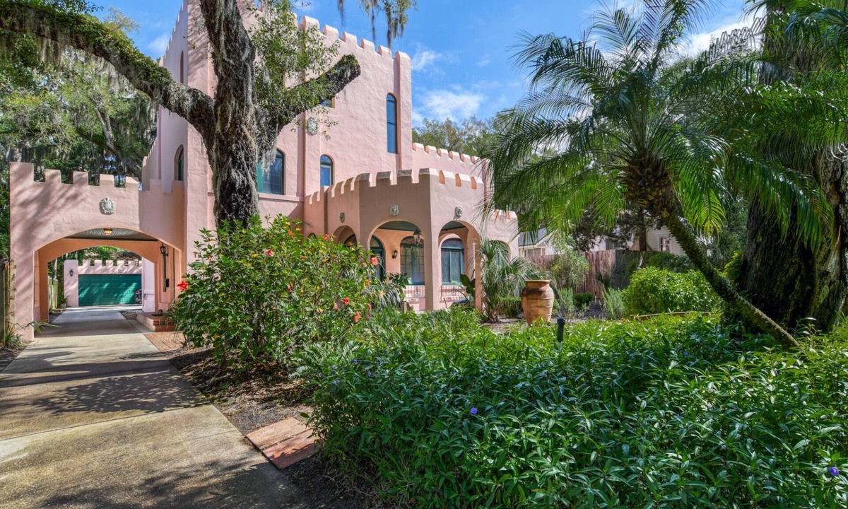 St. Augustine House | Historic Home, Perfect for Special Occasions, 3 Master Suites, Steps to Sites, $300 in Free Tickets!