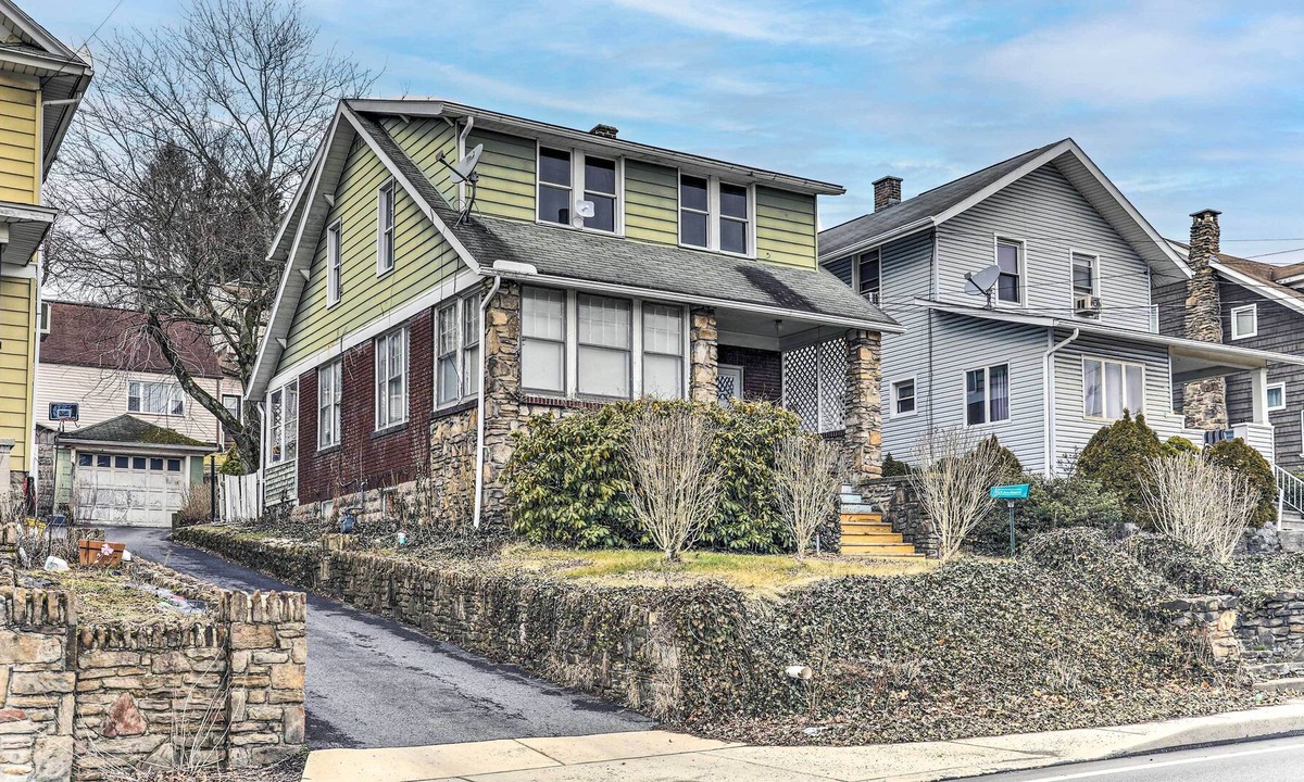 Ferndale House | Historic Johnstown Vacation Rental w/ Sunroom