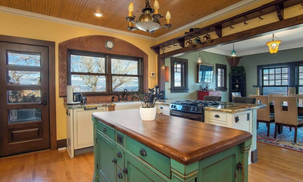 Jerome House | Historic Little Daisy Villa Sleeps 4 Sedona Views