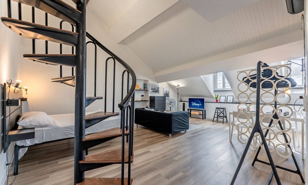 Savona Apartment | [Historic Palace Duplex] Cruise 2 min A/C WiFi