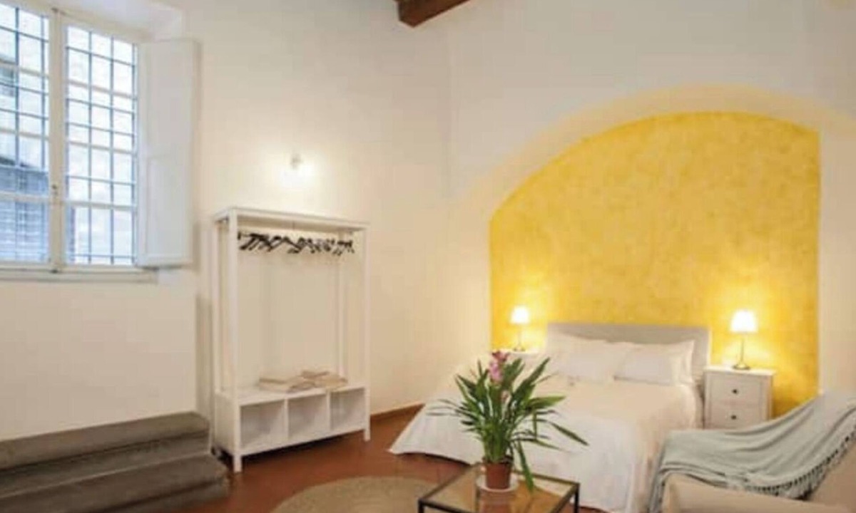 San Niccolo House | Historic Palazzo, Central Location, 3 bedrooms retreat. Best Florence Booking