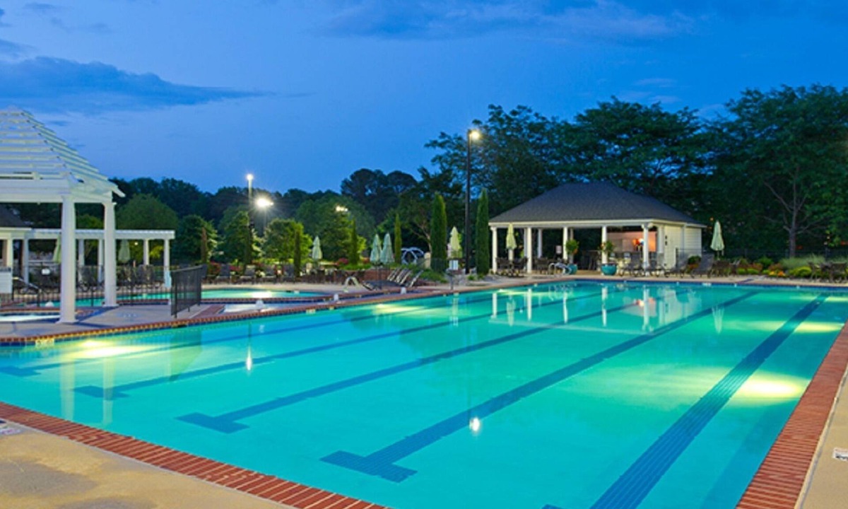 Berkeley Resort | Historic Powhatan Resort- 4 bedrooms, sleeps 12!
