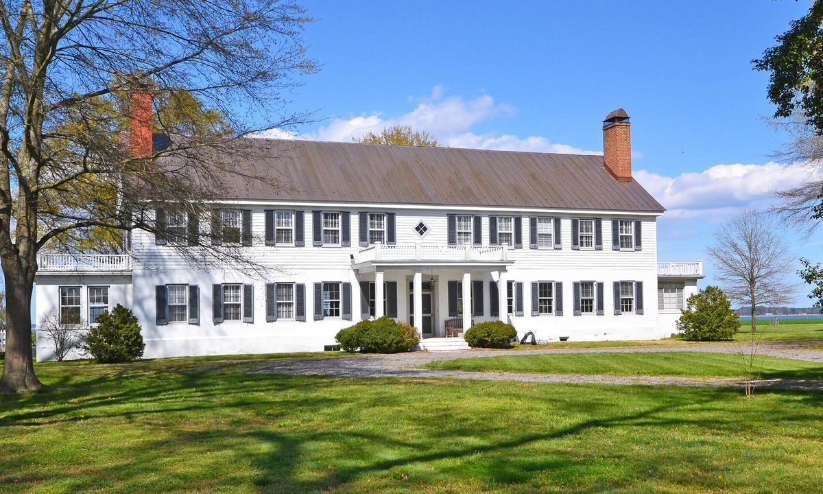 Saluda House | Historic Riverfront Estate 700 Acres, Pool, Dock & Lakes