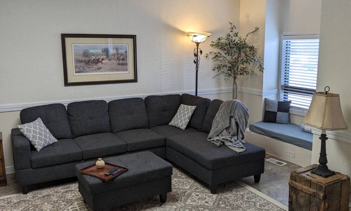 St. Anthony Apartment | Historic Riverside Hotel Suite 101