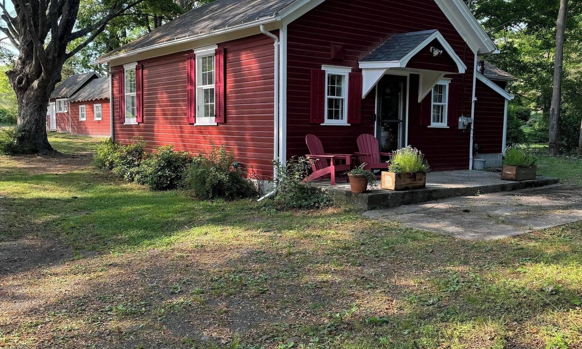 Town of Marbletown House | Historic Schoolhouse No. 11 Upstate Hudson Valley - Catskill Getaway