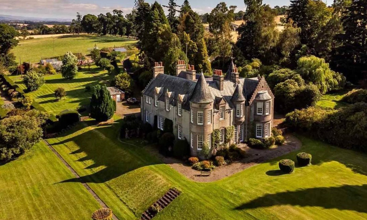 Murthly House | Historic Scottish Mansion with Private 3 Acres