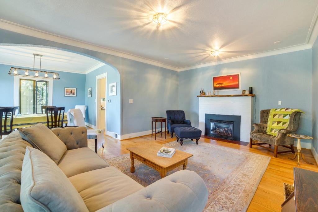 Seattle Metro Area House | Historic Seattle Vacation Rental in Seward Park!