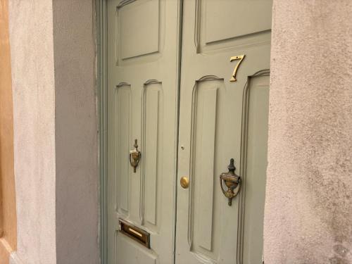Senglea House | Historic Senglea Maisonette with Private Entrance