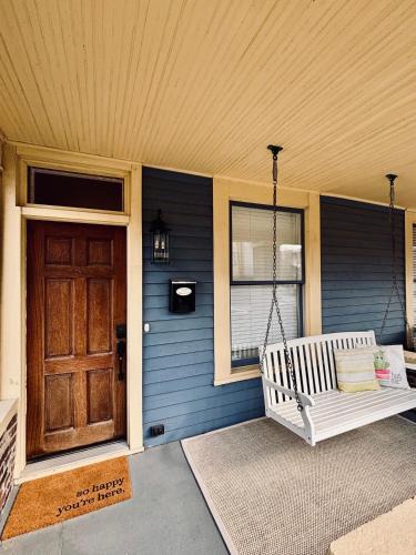 Chatham-Arch House | Historic Townhome by Mass Ave - Explore and Unwind